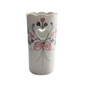 Porcelain 80s Vase Small White Cut Out Hearts Pink Floral Bouquet Scallo…